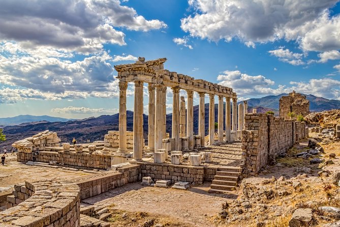 Small-Group Full Day Pergamum and Asklepion Tour from Izmir - Stop 2: Pergamum Acropolis, theatre views, and the Altar of Zeus