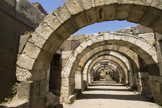 Small-Group Full Day Pergamum and Asklepion Tour from Izmir - Getting out of Izmir: pickup, coach comfort, and timing