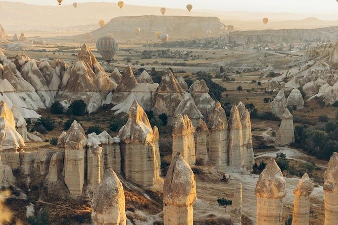 Small Group Red Tour - Stop 1: Uchisar Castle and the Panorama View You Can Feel