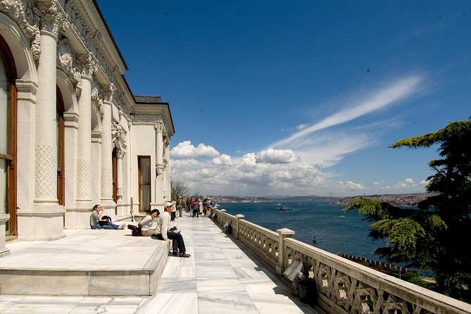 Small-Group Topkapi Palace and Harem Tour with Tickets - Entering Topkapi Palace: The Ottoman Empire in “City” Form