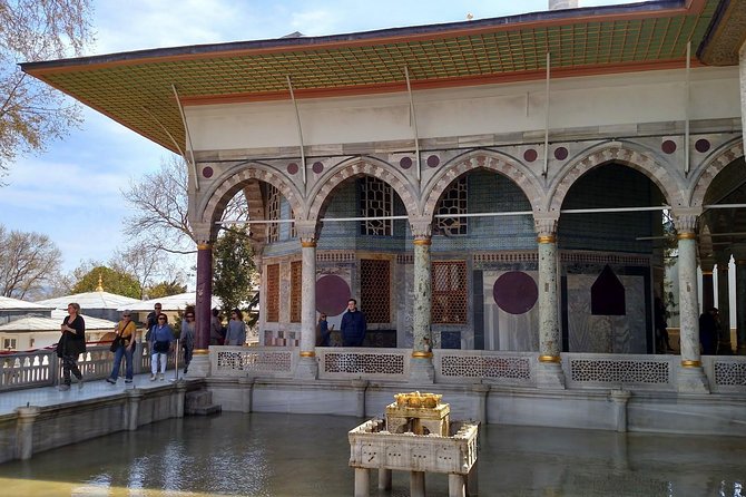 Small-Group Topkapi Palace and Harem Tour with Tickets - How a 14-Person Group Works Inside a Big Complex