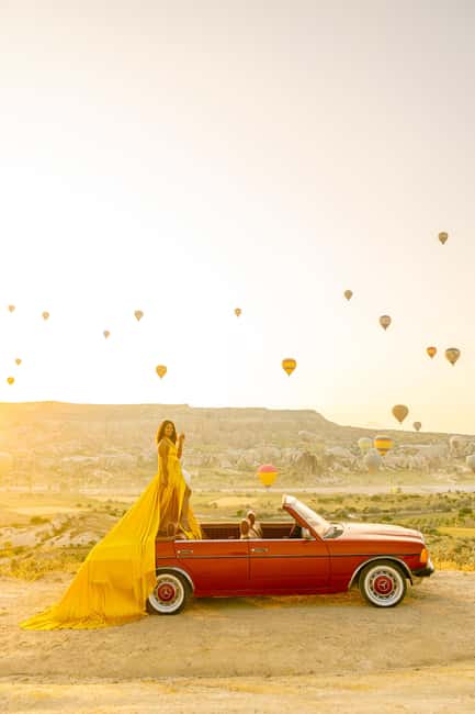 Sunrise Balloon Viewing with Classic Car –Magical Cappadocia - Stop 1: Rose Valley, Göreme photo stop and the first balloon wake-up