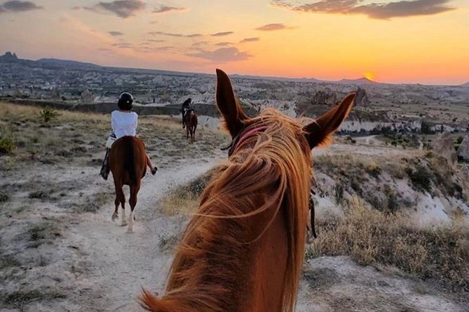 Sunset Horsebackriding-Tour through the Valleys of Cappadocia - How guides run the show, and why small groups help