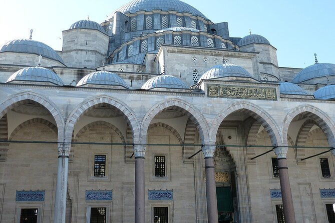 Top Sites Of Istanbul Tour In Small Group - Skipping Ticket Lines - Small-group size, English guiding, and where the tour starts