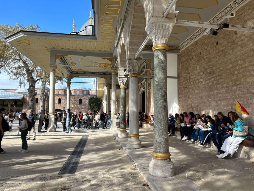 Topkapi Palace and Harem Skip-the-Line-Tickets & Audio Guide - The Harem Museum: Long Corridors, Royal Jewelry, and the Sacred Relics Stop