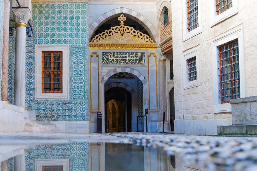Topkapi Palace and Harem Skip-the-Line-Tickets & Audio Guide - How to Use the App Audio Guide So It Actually Helps