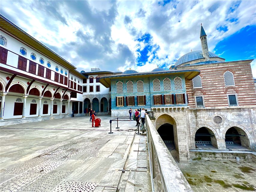 Topkapi Palace&Harem-Guided Tour-Skip lines- All tickets inc - Finishing in Hagia Irene (Aya Irine) Church Museum