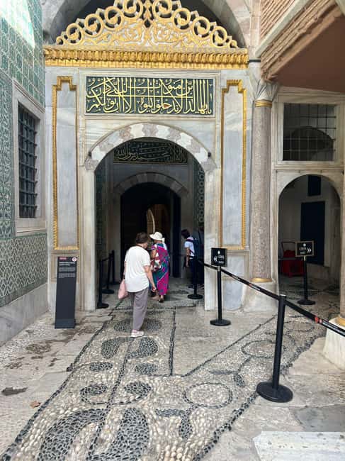 Topkapi Palace & Harem, Skip-the-Line SMALL GROUP - Dervishes and Music: A Calm Break in a Massive Complex