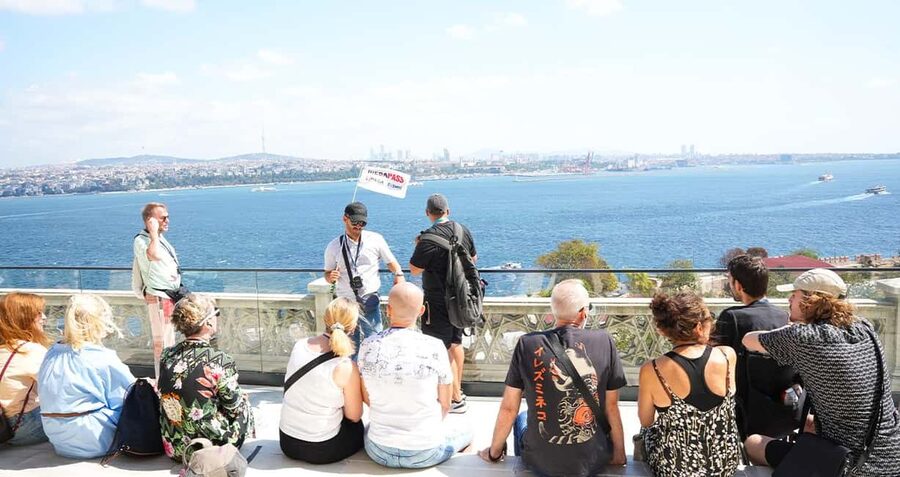 Topkapi Palace & Harem Tour + Bosphorus & Golden Horn Cruise - Meeting at Chimney Bistro, then transitioning to the pier