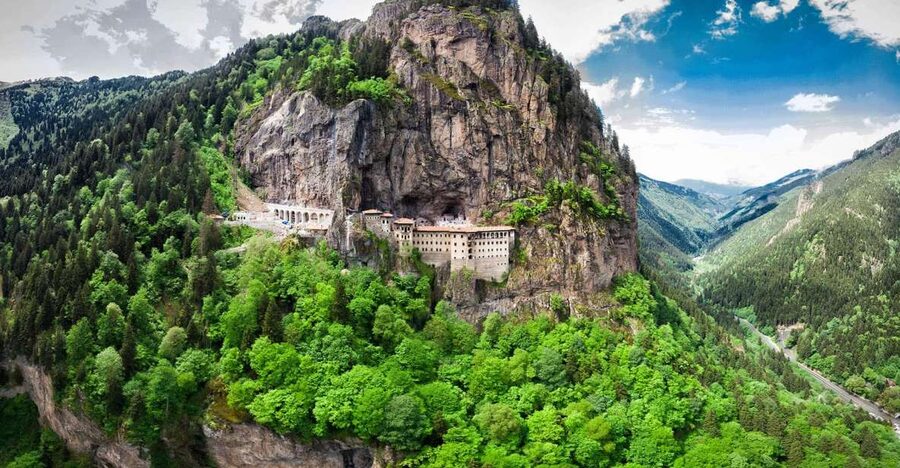 Trabzon: Sümela Monastery and Hamsiköy Tour - Sümela Monastery, the zigzag stairs, and why this day feels dramatic