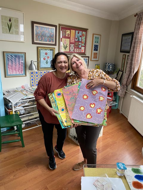 Turkish Marbling Paper Ebru Art Workshop - What the studio experience feels like, from instruction to tea breaks