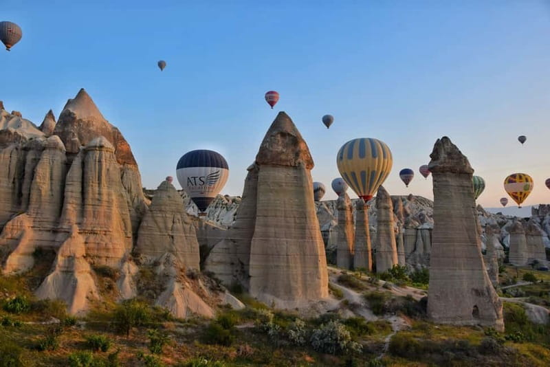Ultimate Cappadocia Experience: Red & Green Tour in One Day - Town strolls, workshops, and the shopping reality (pottery and rugs)