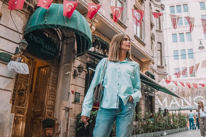 Unforgettable Moments in Istanbul: Photo Shoot for Couples - Weather and timing: the one thing that can change your plan