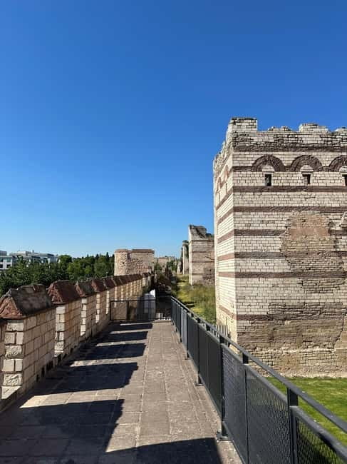 Walls of Contantinople and Byzantine Palace Tour - Why These Walls Still Feel Real in Istanbul