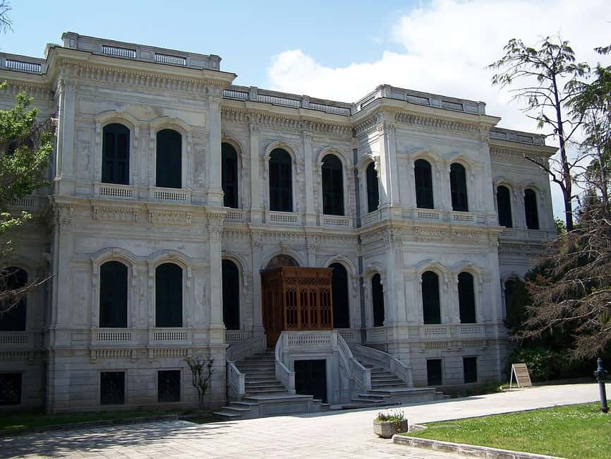 Yildiz Palace Skip the Ticket Line Entry & Audio Guide - The audio guide system, language options, and the ID deposit